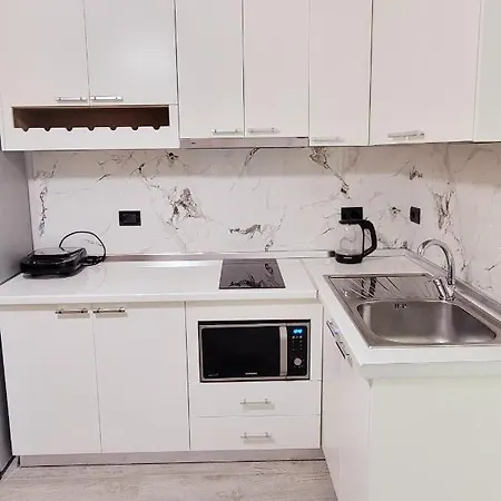 Small Studio Near The Olimpik Park Apartmán Tirana