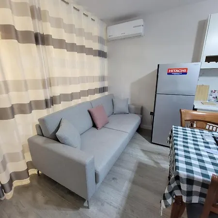 Small Studio Near The Olimpik Park Apartmán Tirana