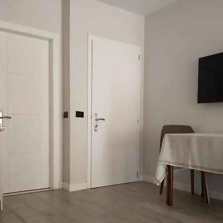 Small Near The Olimpik Park アパート