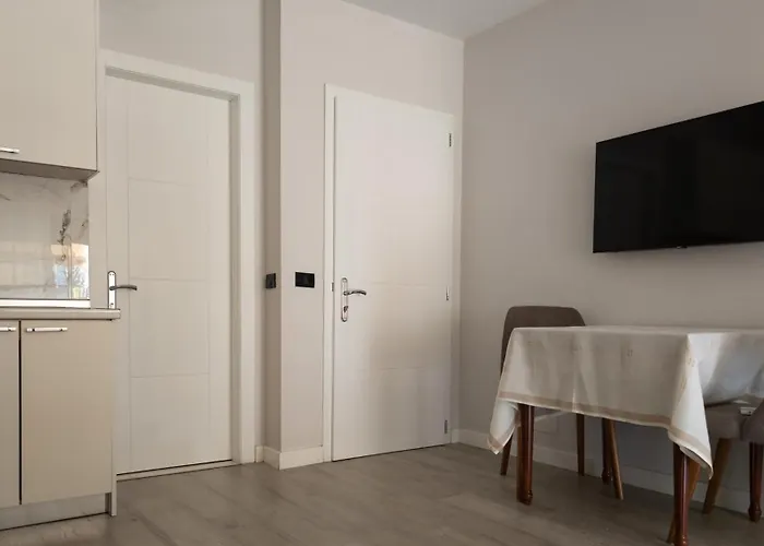 Small Near The Olimpik Park アパート