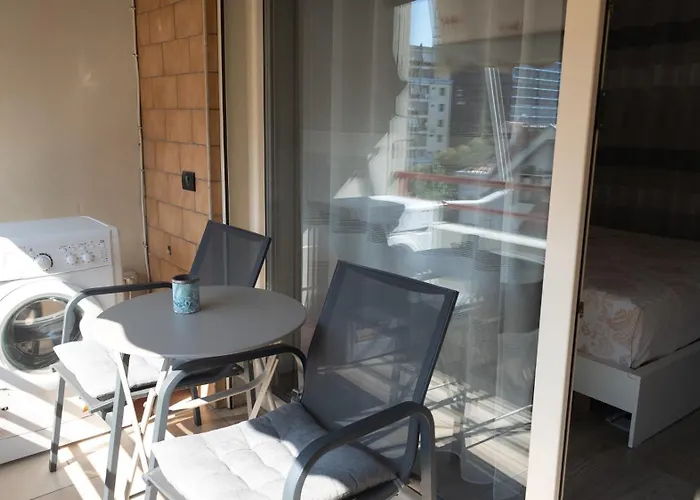 Small Near The Olimpik Park アパート